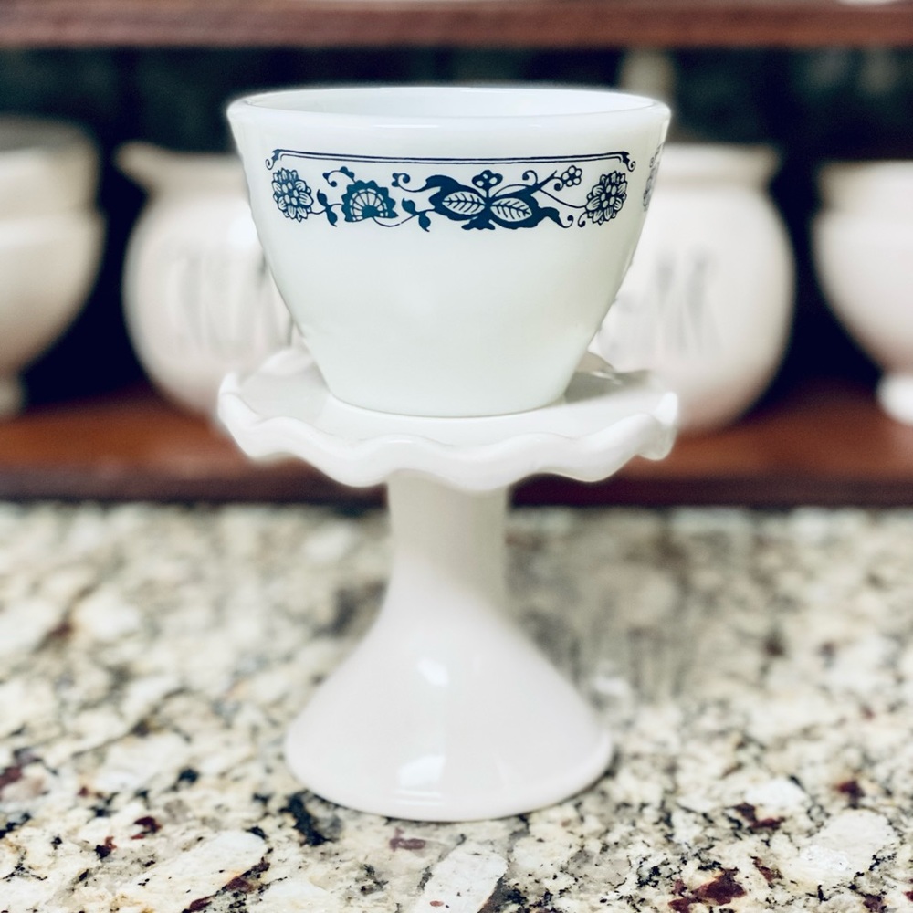 Vintage Pyrex corning old town blue sugar bowl
